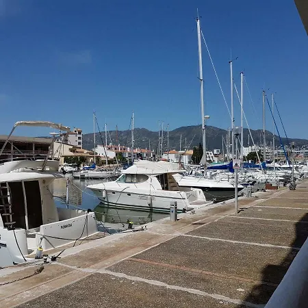 Marina 2 * Roses